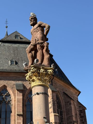 Herkules Statue am Marktplatz in Heidelberg Herkules Statue am Marktplatz Heidelberg