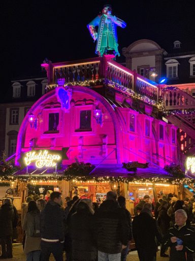 Marktplatz am Heidelberger Weihnachtsmarkt Heidelberger Weihnachtsmarkt am Marktplatz